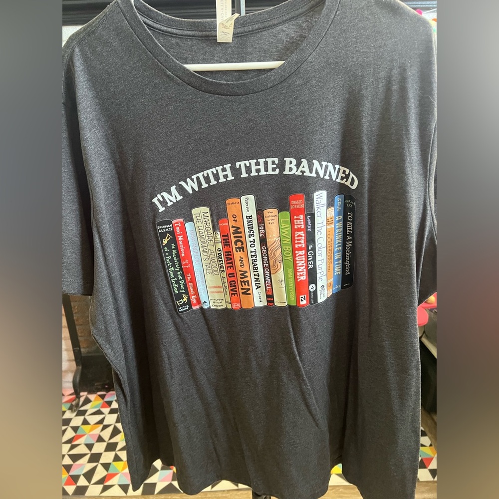 Gray Graphic T-Shirt I’m with the Banned